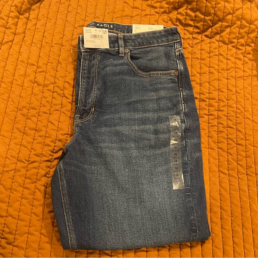 American eagle mom jeans. Size 18. NWT.